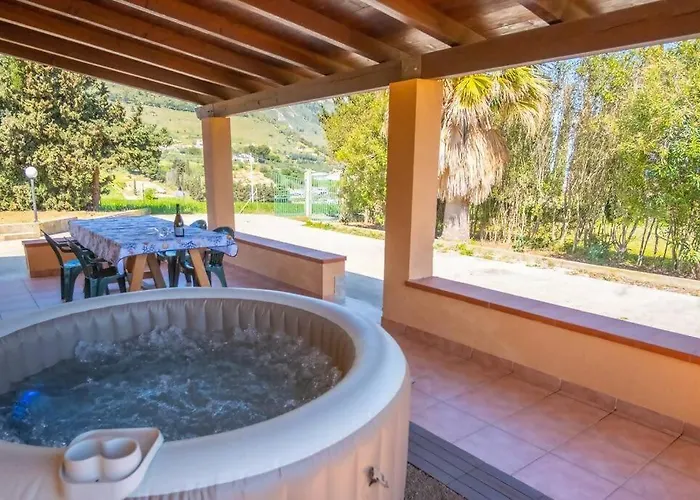 Indipendente Jacuzzi Giardino Clima Wifi * Castellammare del Golfo